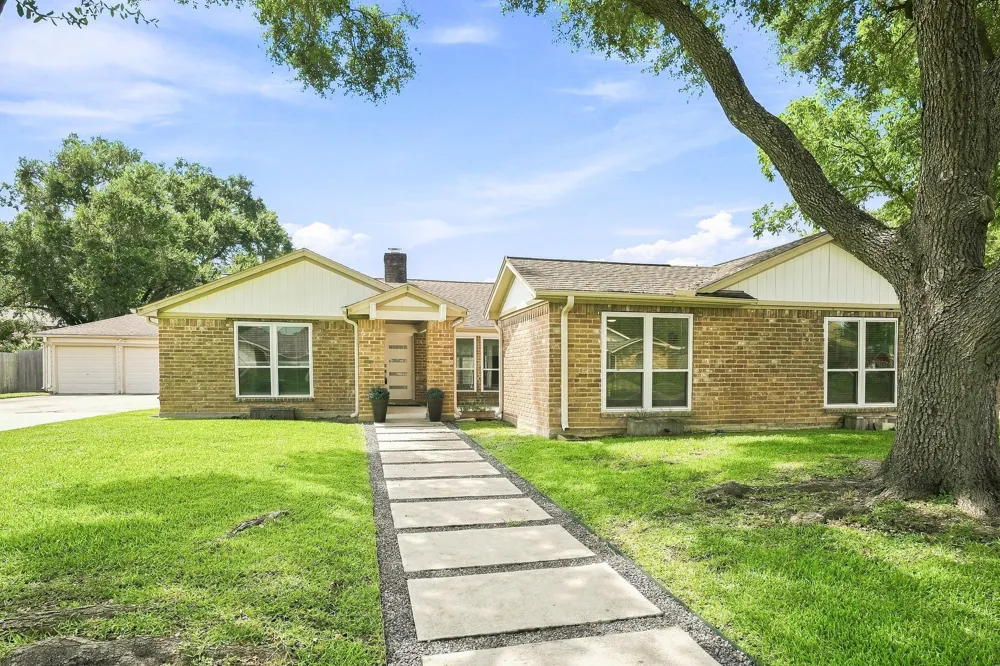 1135 Trowbridge Drive Houston, TX 77062