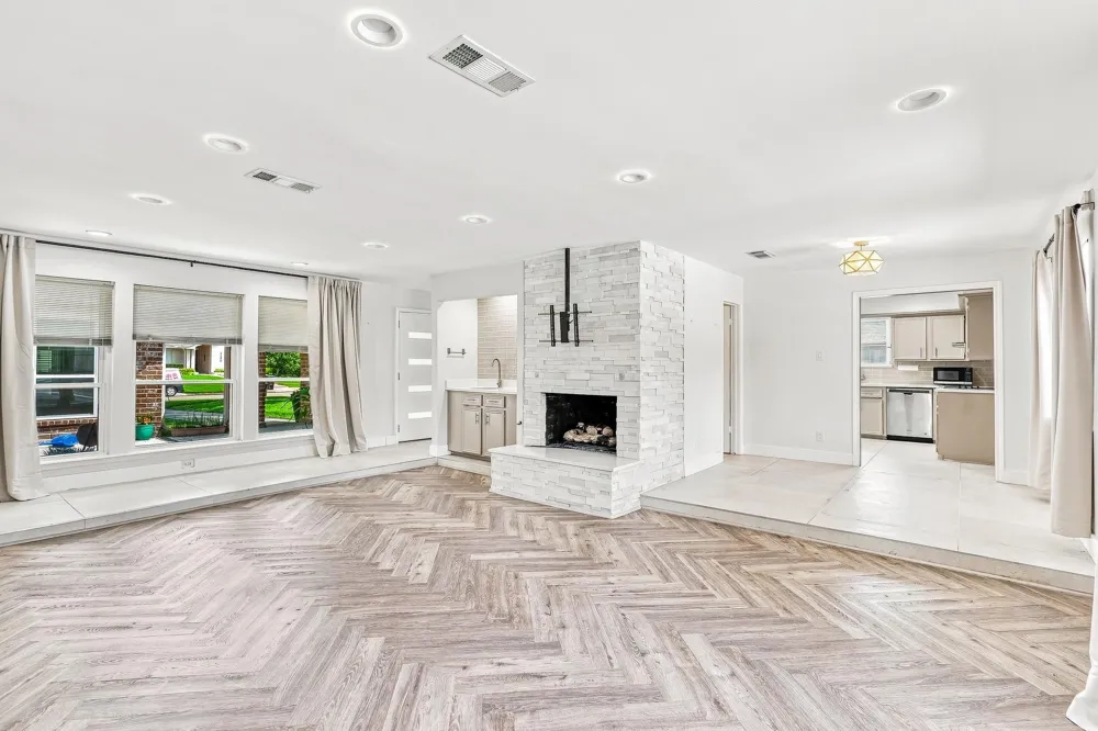 1135 Trowbridge Drive Houston, TX 77062