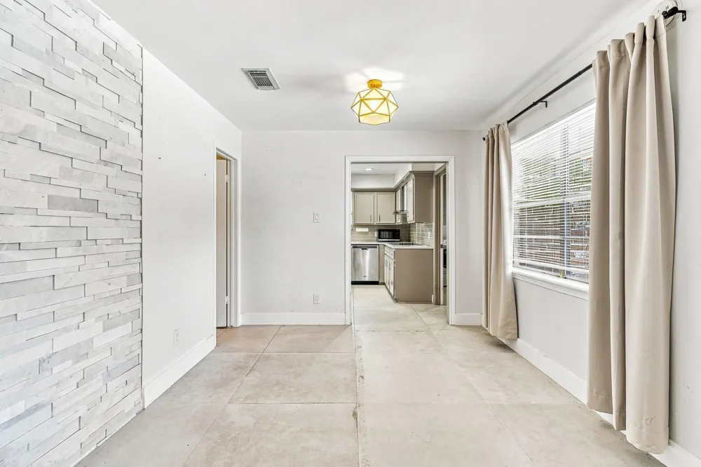 1135 Trowbridge Drive Houston, TX 77062