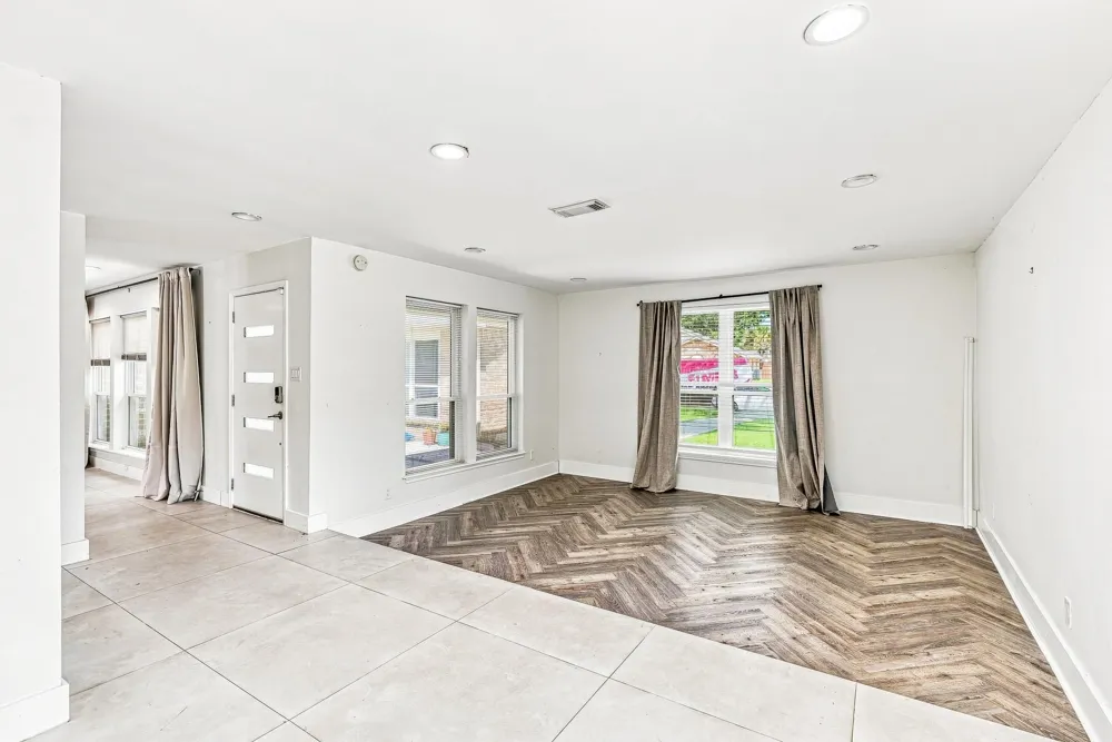 1135 Trowbridge Drive Houston, TX 77062