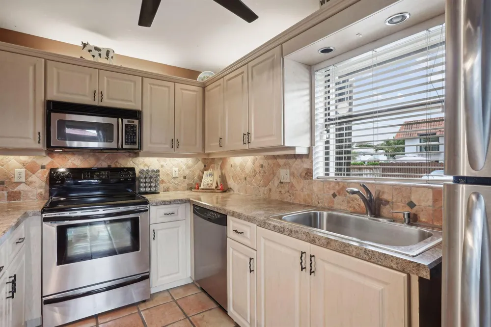 1251 S Federal Highway Boca Raton, FL 33432