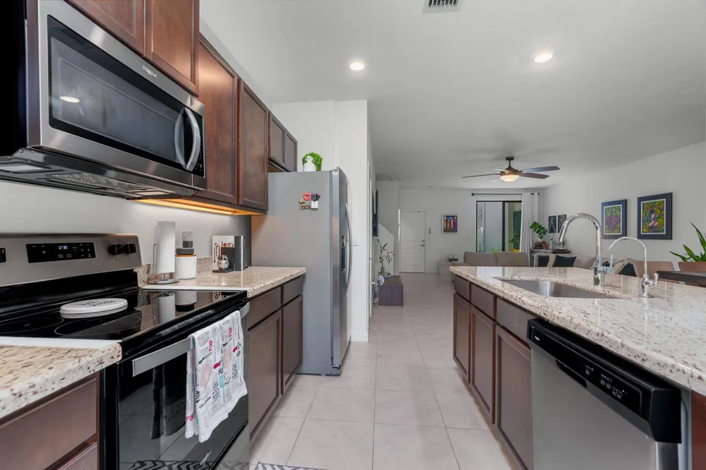 527 NW 17th Street Fort Lauderdale, FL 33311
