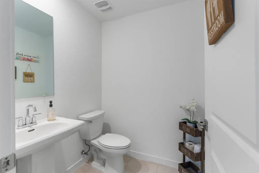 527 NW 17th Street Fort Lauderdale, FL 33311