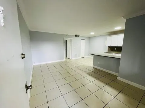 890 NW 45 AVENUE #32