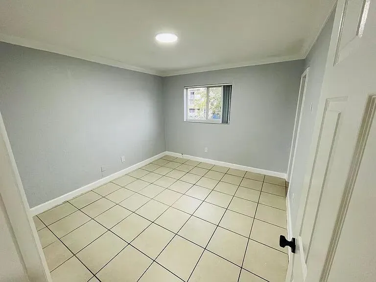 890 NW 45 AVENUE #32 Miami, FL 33126