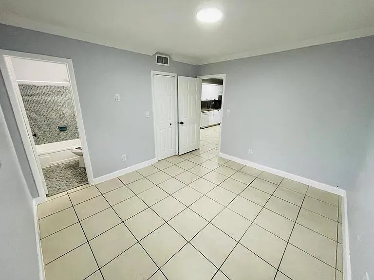 890 NW 45 AVENUE #32 Miami, FL 33126