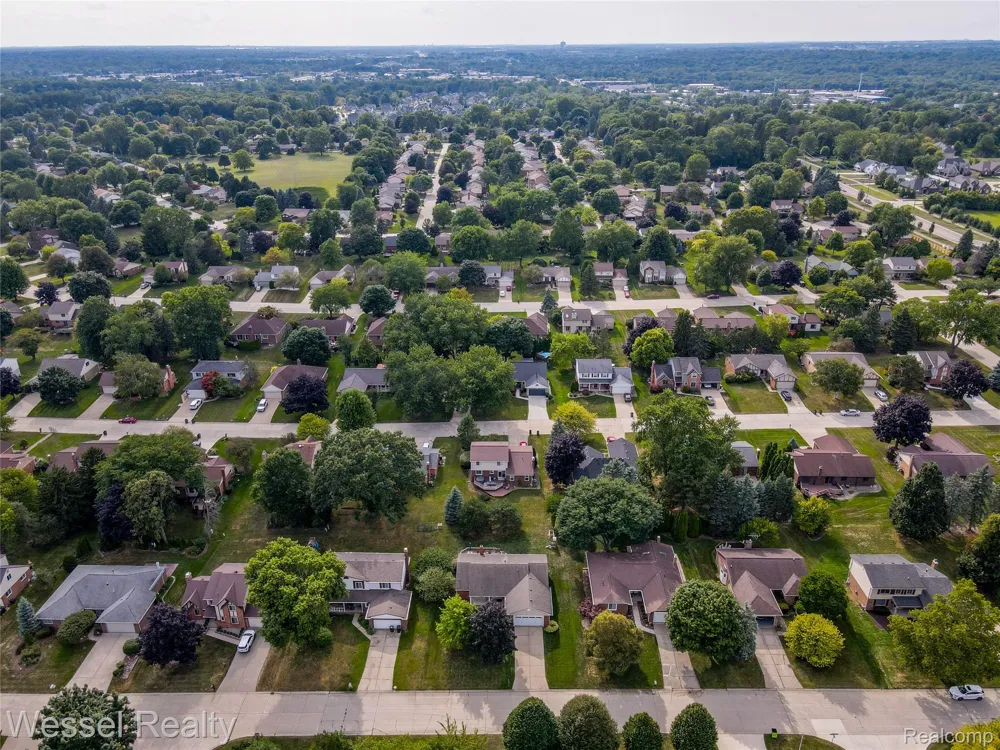 2096 Winchester Road Rochester Hills City, MI 48307