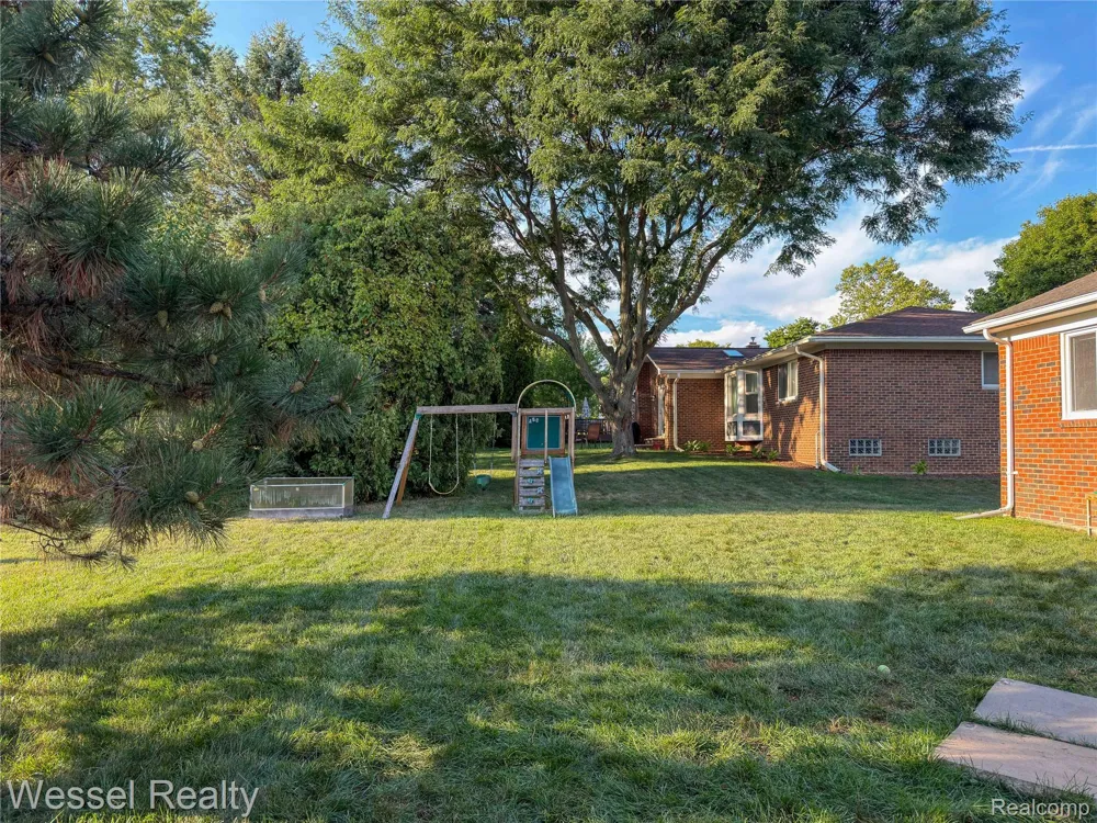 2096 Winchester Road Rochester Hills City, MI 48307