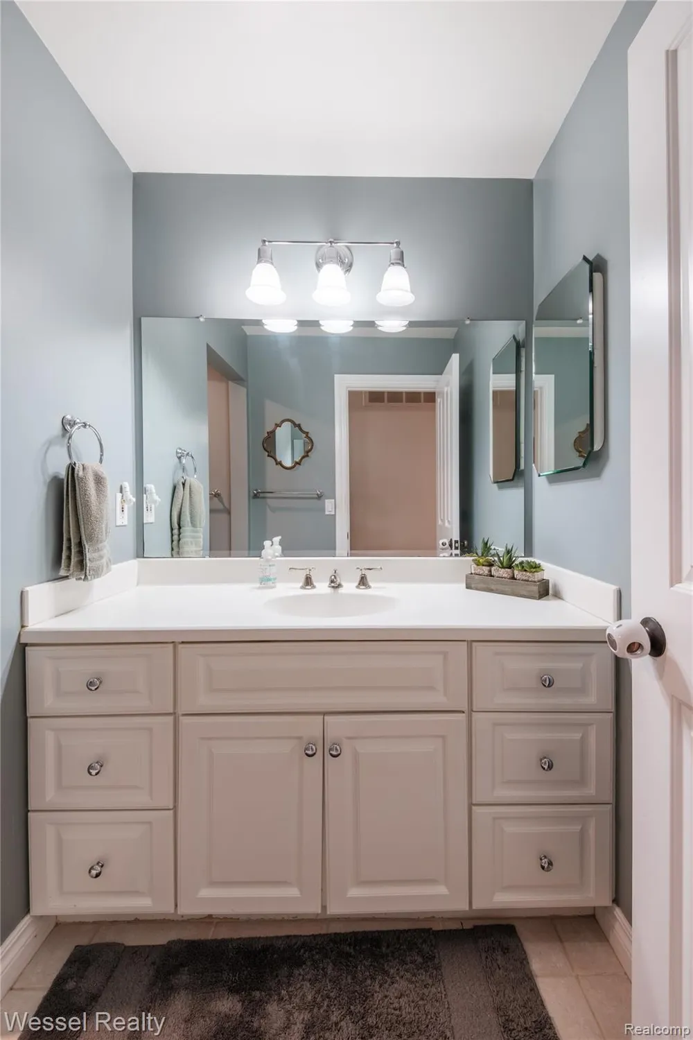 2096 Winchester Road Rochester Hills City, MI 48307