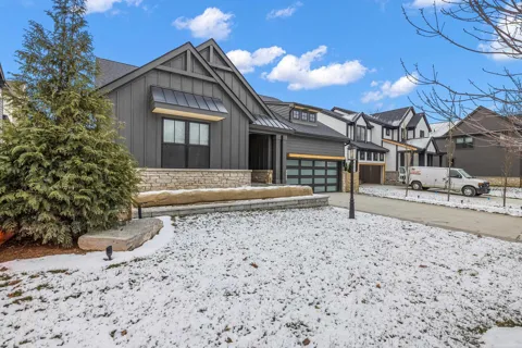 42451 Magnolia Drive