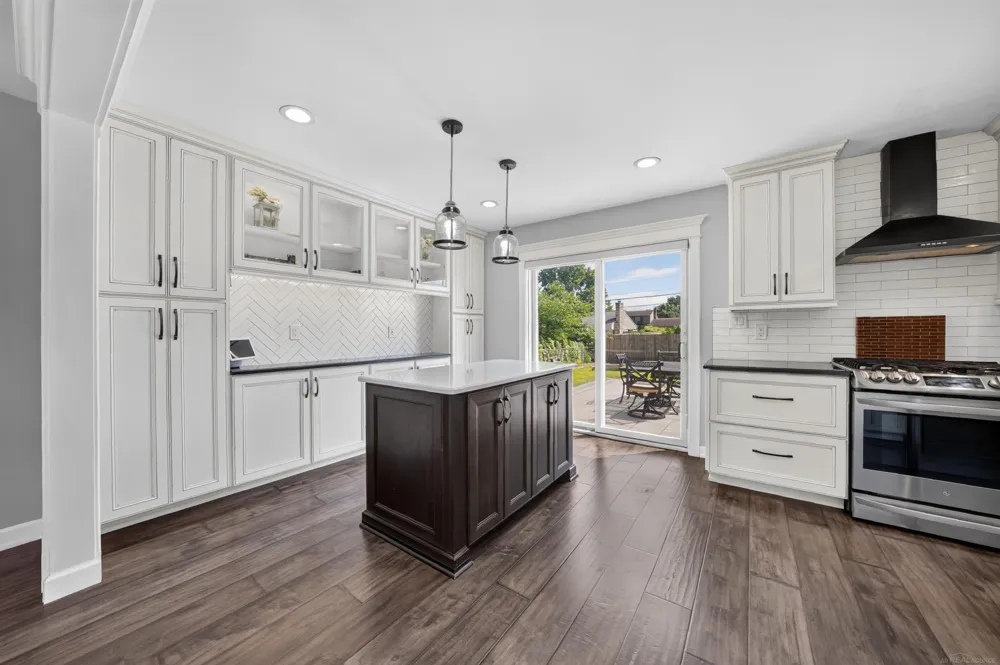 8916 Tamarack Drive Shelby Charter Township, MI 48317