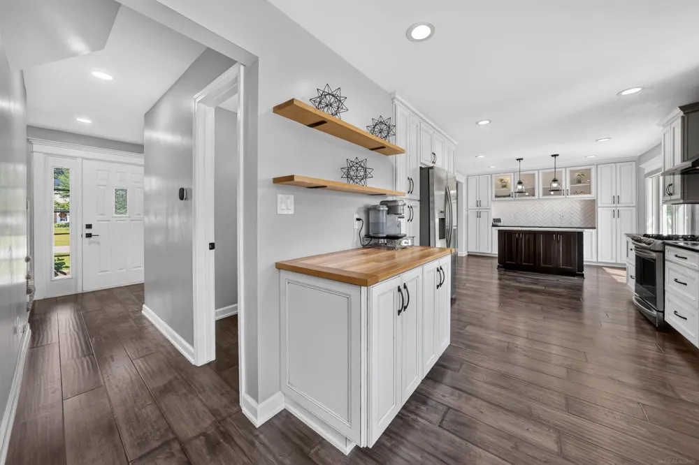 8916 Tamarack Drive Shelby Charter Township, MI 48317
