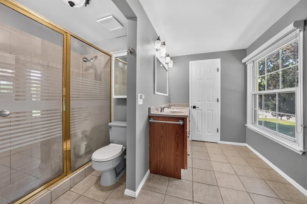 8916 Tamarack Drive Shelby Charter Township, MI 48317
