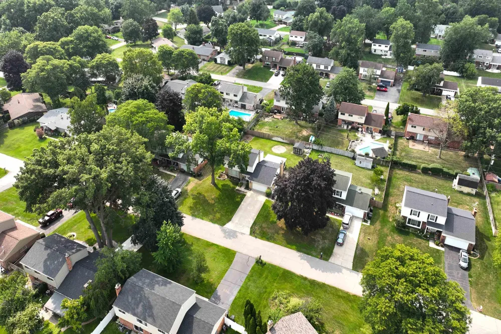 8916 Tamarack Drive Shelby Charter Township, MI 48317