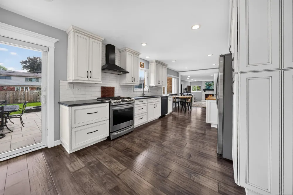 8916 Tamarack Drive Shelby Charter Township, MI 48317