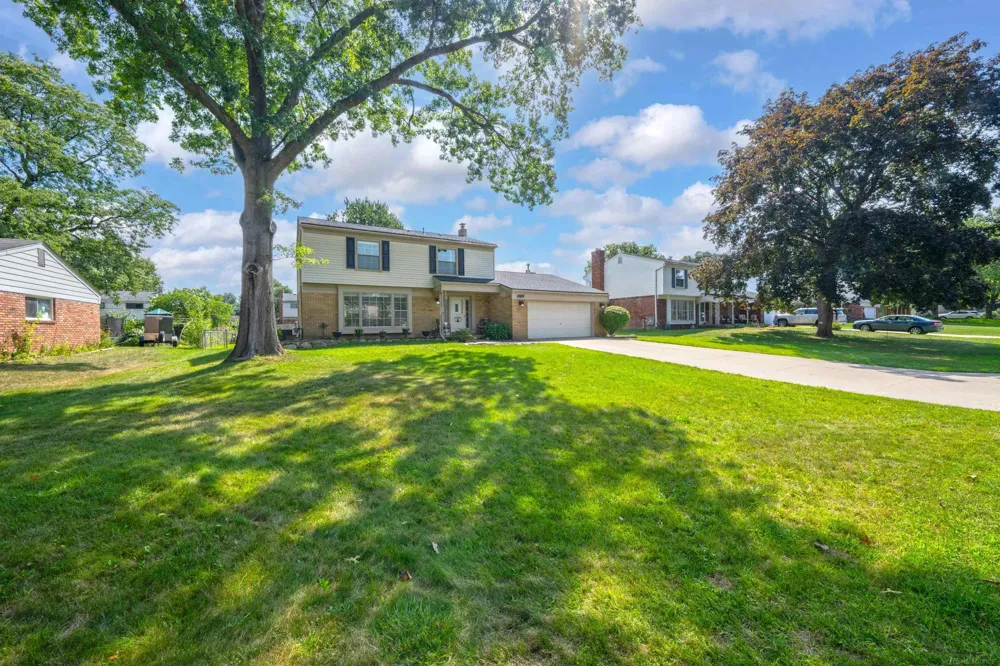 8916 Tamarack Drive Shelby Charter Township, MI 48317