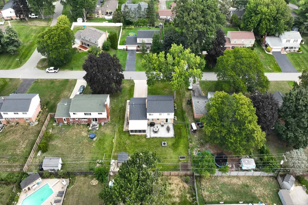 8916 Tamarack Drive Shelby Charter Township, MI 48317
