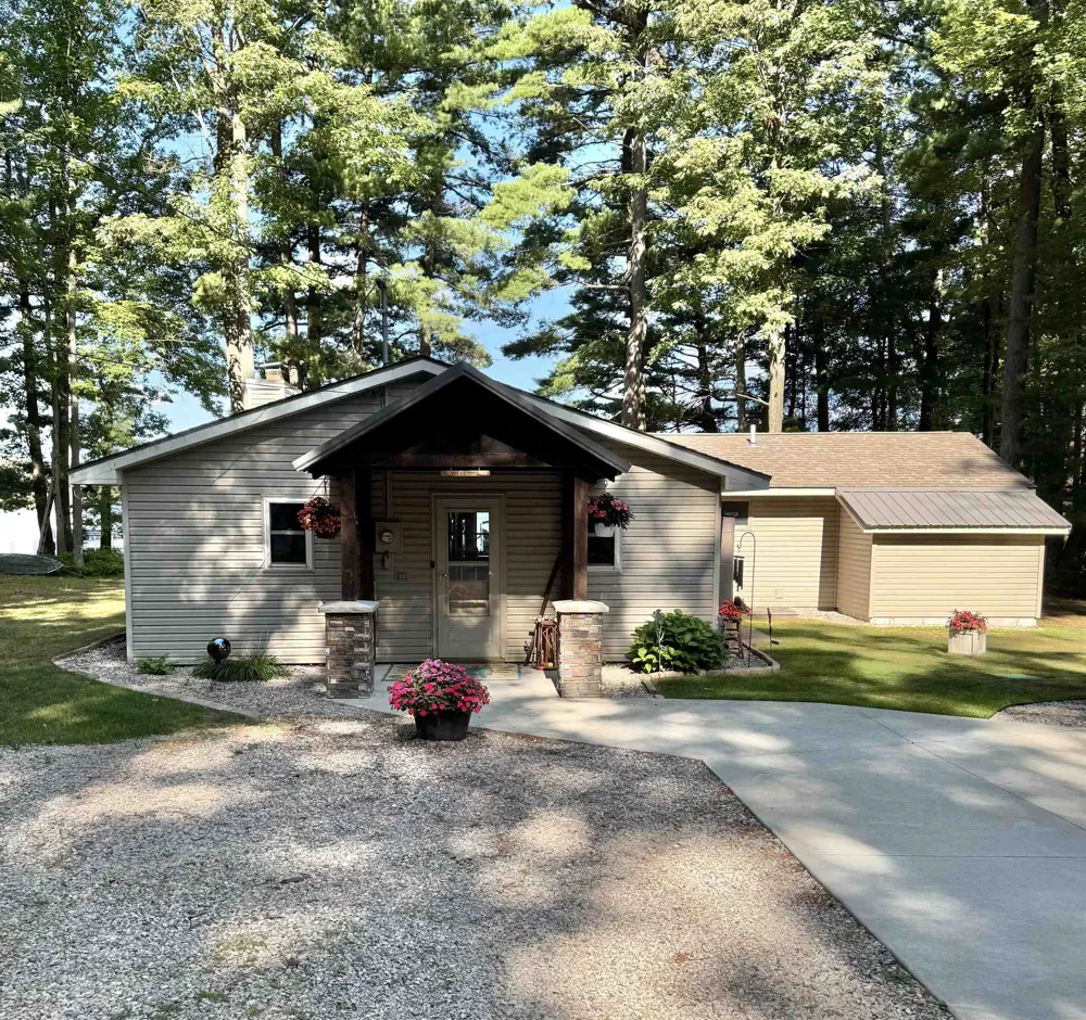 840 S Oak Drive Lake Township, MI 49651