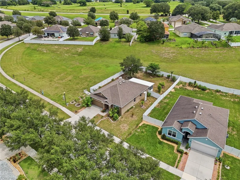192 BLACKSTONE CREEK ROAD Groveland, FL 34736