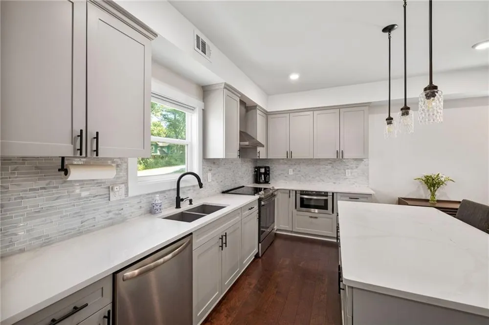 142 Brookwood Avenue Commerce, GA 30529