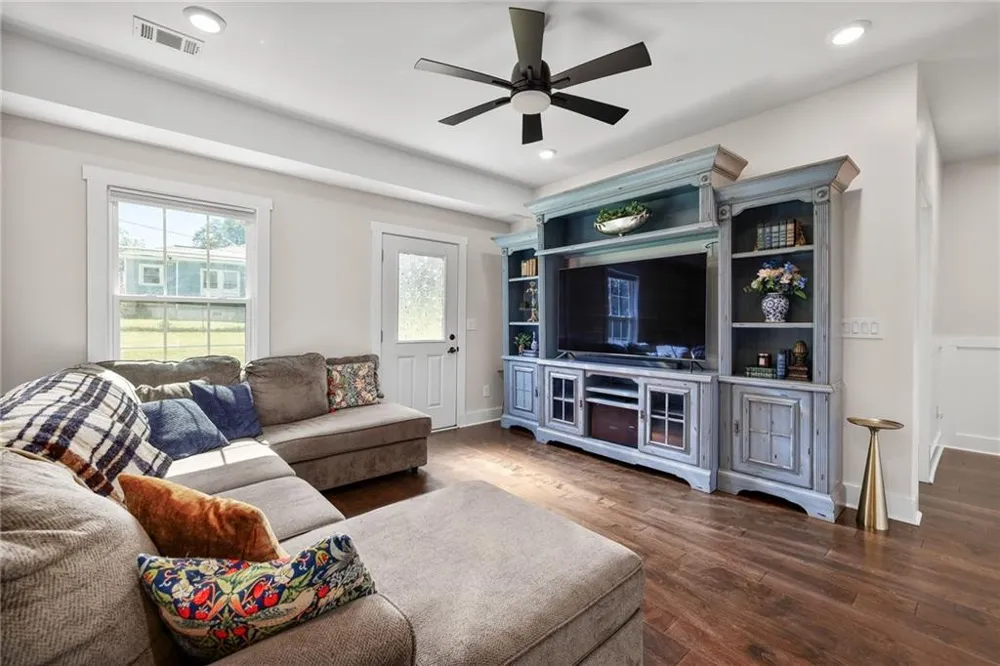 142 Brookwood Avenue Commerce, GA 30529