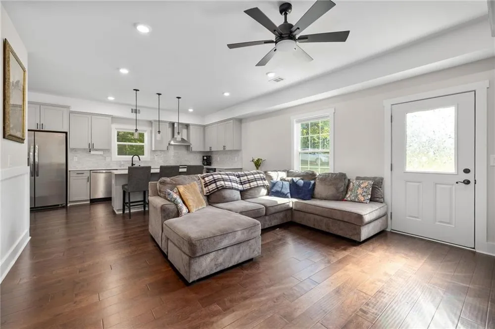 142 Brookwood Avenue Commerce, GA 30529