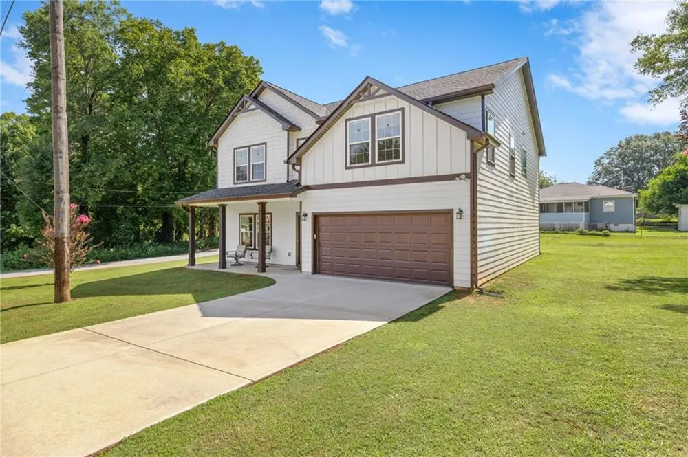 142 Brookwood Avenue Commerce, GA 30529