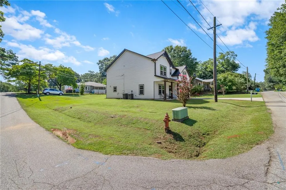 142 Brookwood Avenue Commerce, GA 30529