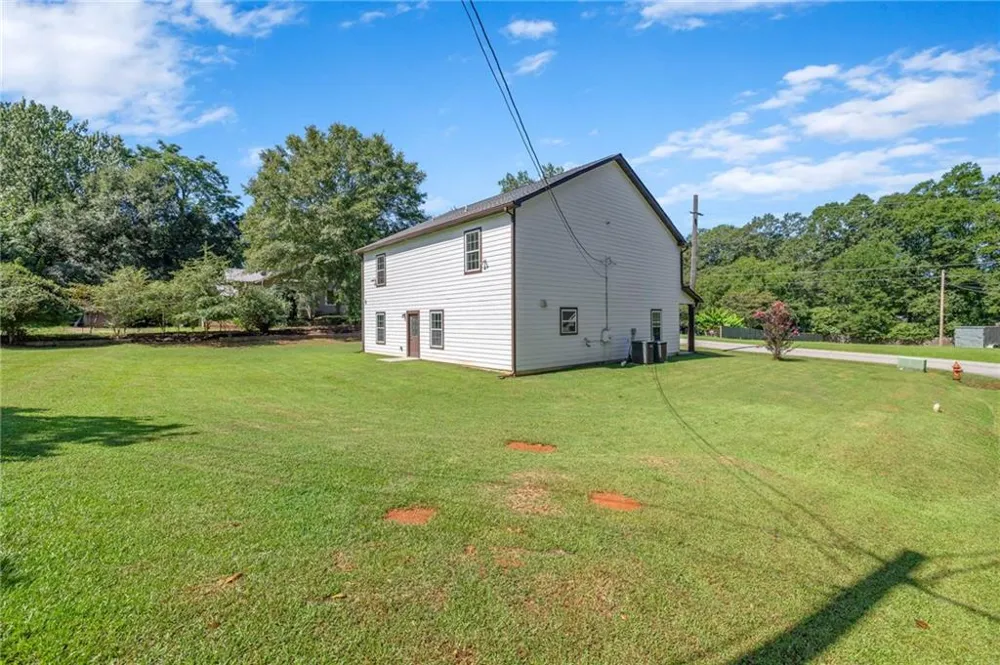 142 Brookwood Avenue Commerce, GA 30529