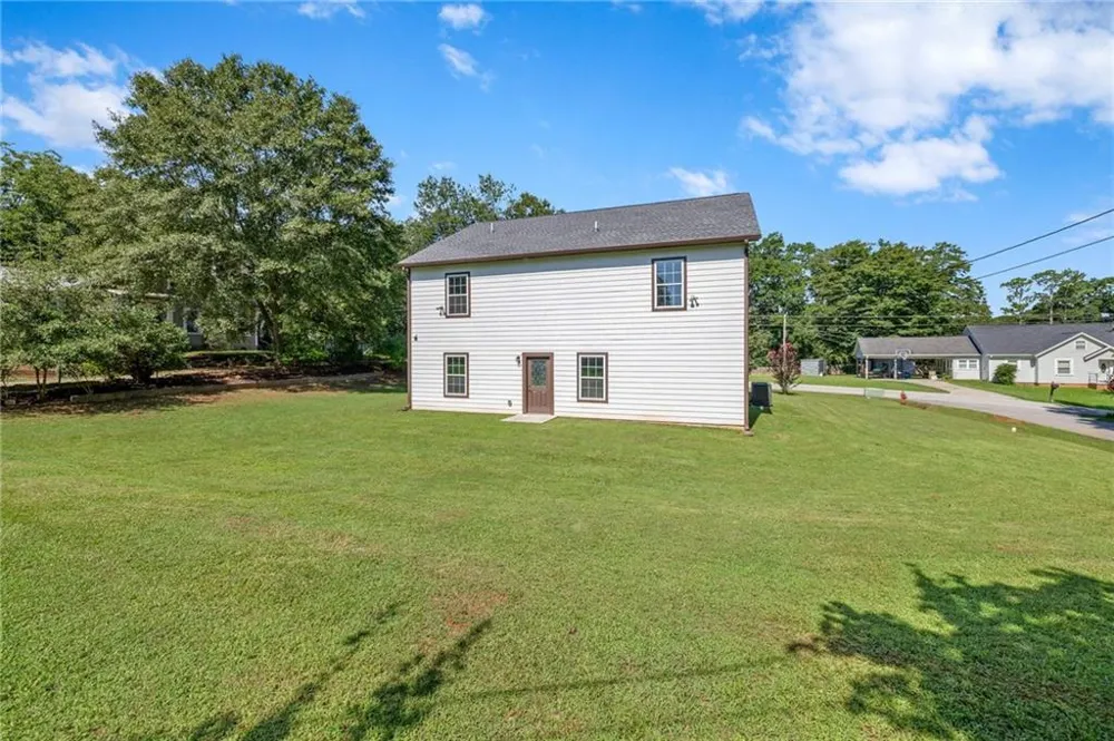 142 Brookwood Avenue Commerce, GA 30529