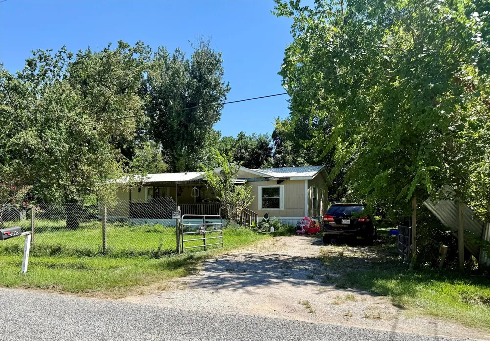 8215 Rolling Oaks Drive Spring, TX 77389