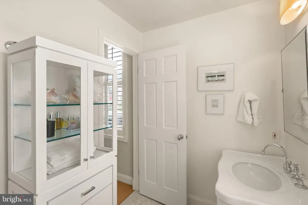 1707 S STREET NW #B Washington, DC 20009
