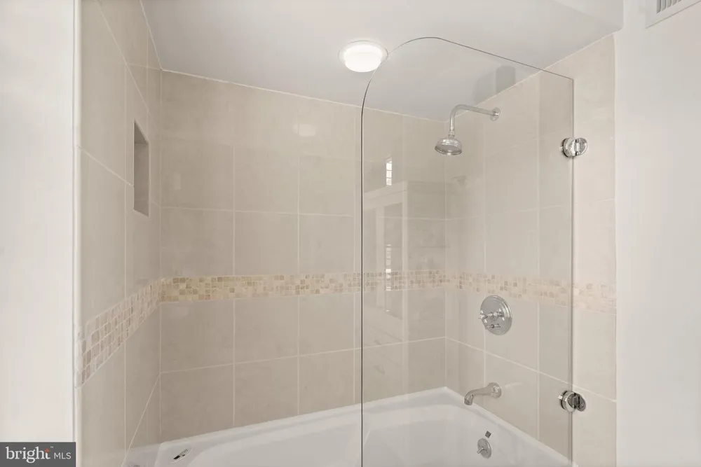 1707 S STREET NW #B Washington, DC 20009