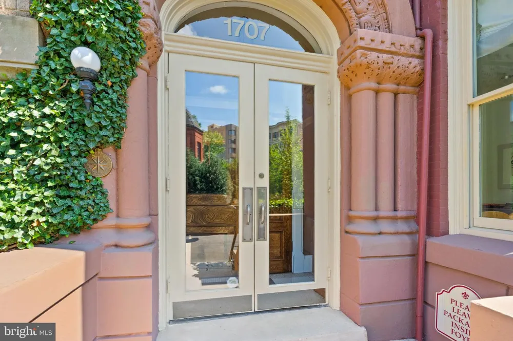 1707 S STREET NW #B Washington, DC 20009