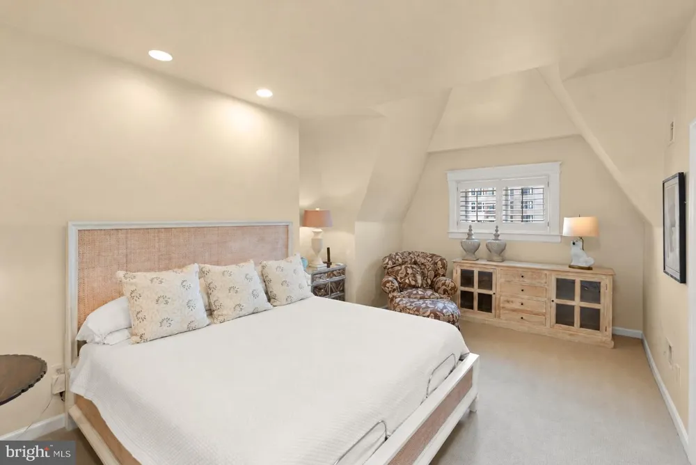 1707 S STREET NW #B Washington, DC 20009