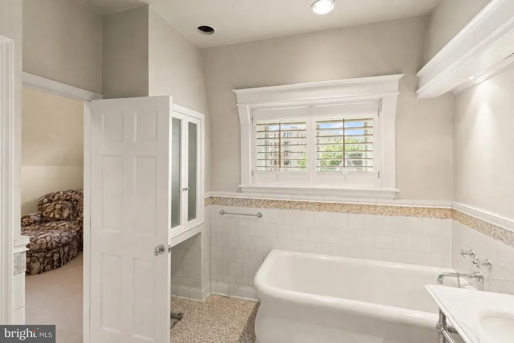 1707 S STREET NW #B Washington, DC 20009
