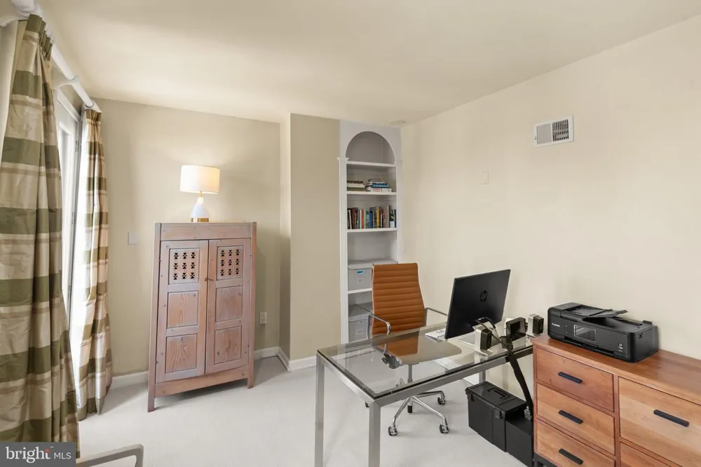 1707 S STREET NW #B Washington, DC 20009