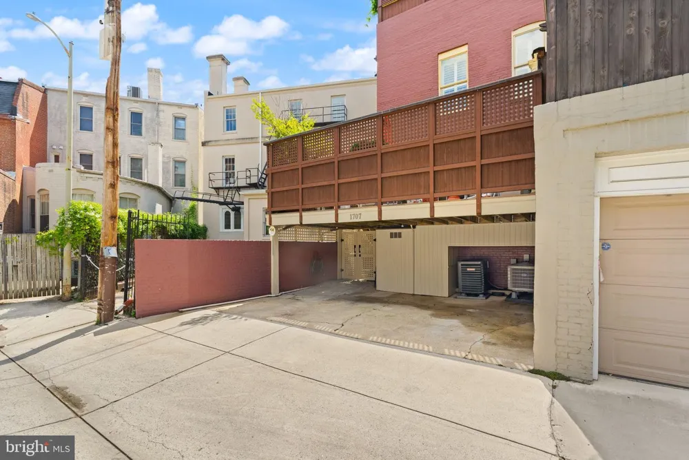 1707 S STREET NW #B Washington, DC 20009