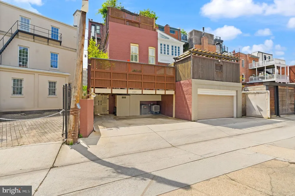 1707 S STREET NW #B Washington, DC 20009