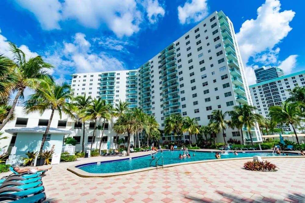 3901 S Ocean Dr #6T Hollywood, FL 33019