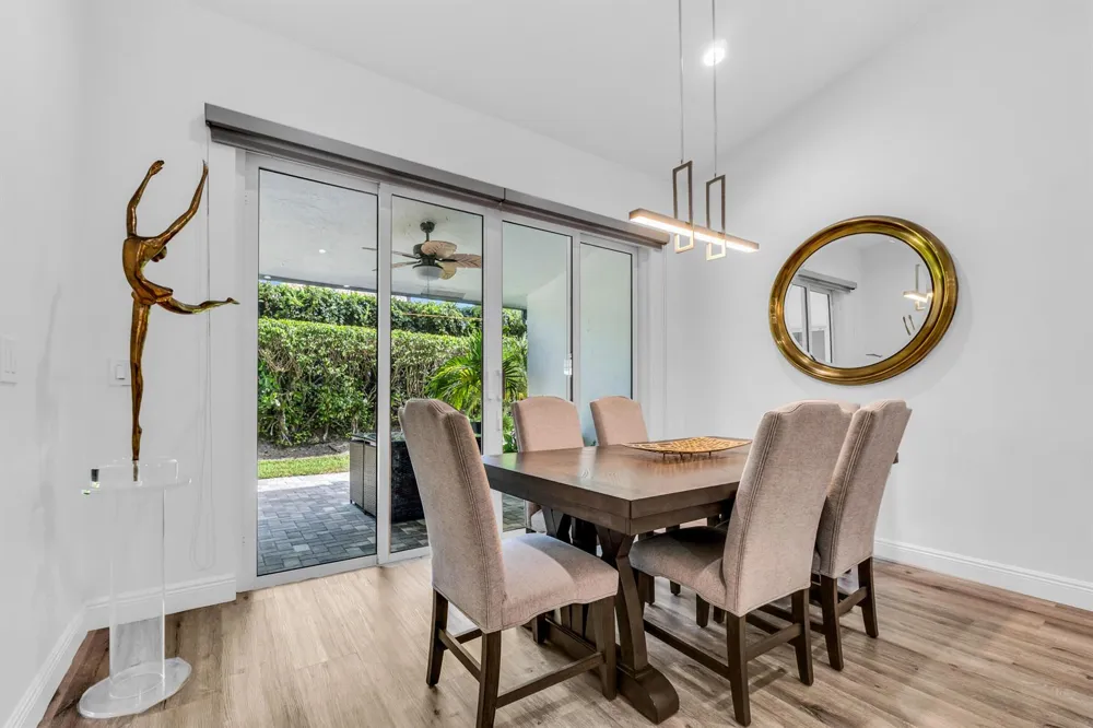 8255 Via Bella Boca Raton, FL 33496