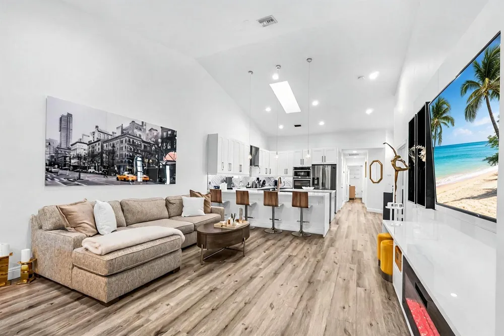 8255 Via Bella Boca Raton, FL 33496