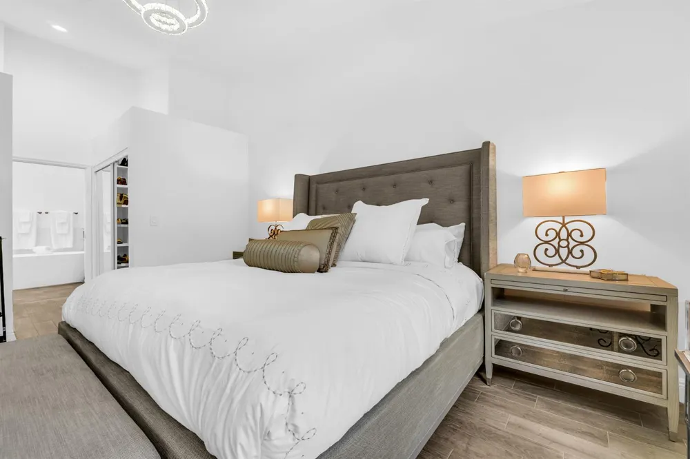 8255 Via Bella Boca Raton, FL 33496
