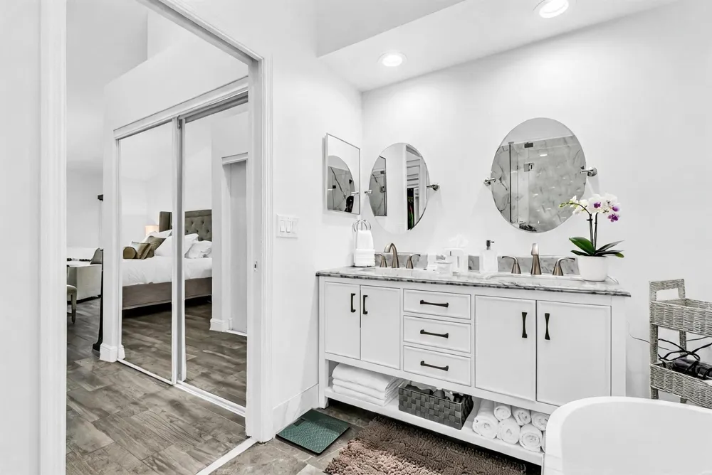 8255 Via Bella Boca Raton, FL 33496
