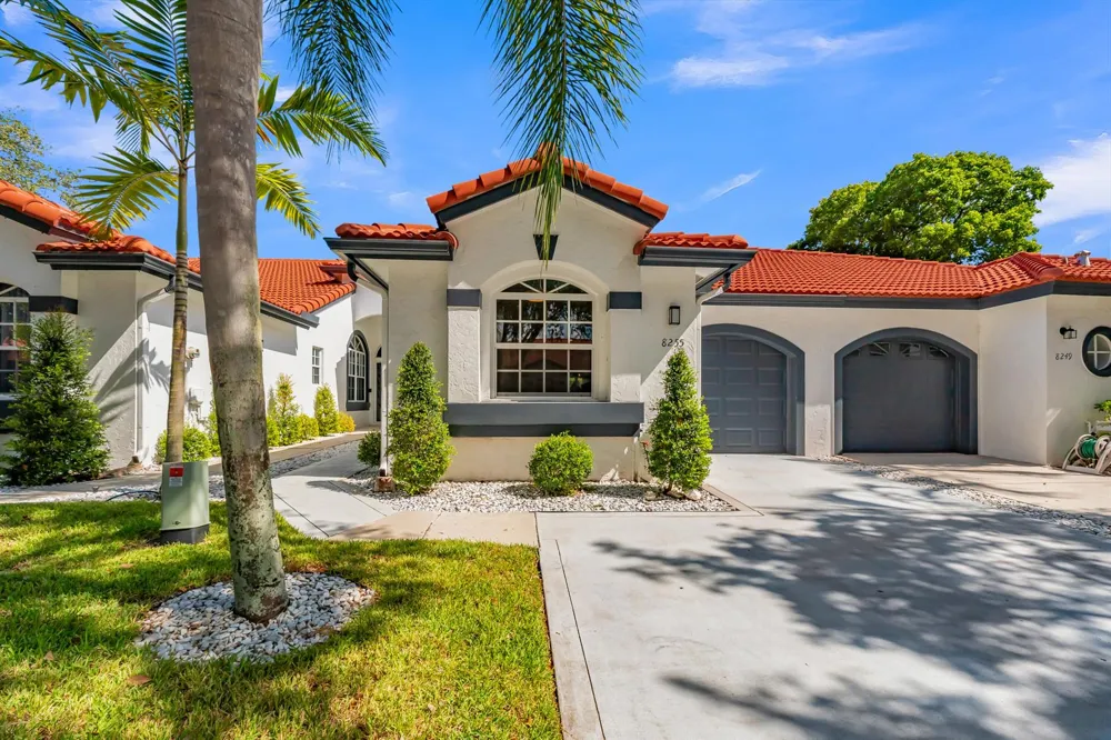 8255 Via Bella Boca Raton, FL 33496