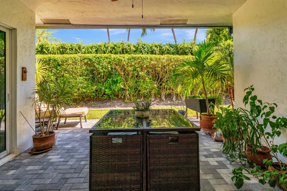8255 Via Bella Boca Raton, FL 33496