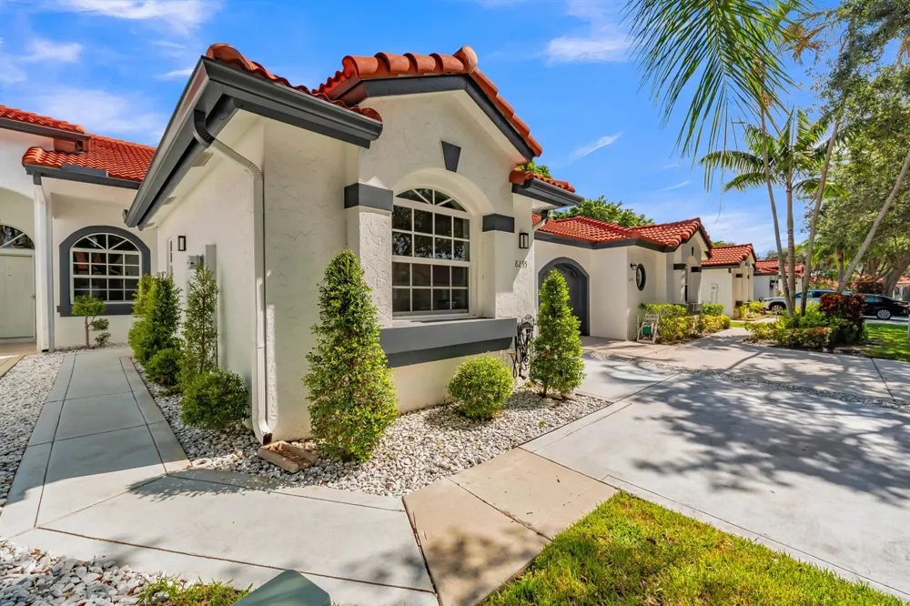 8255 Via Bella Boca Raton, FL 33496