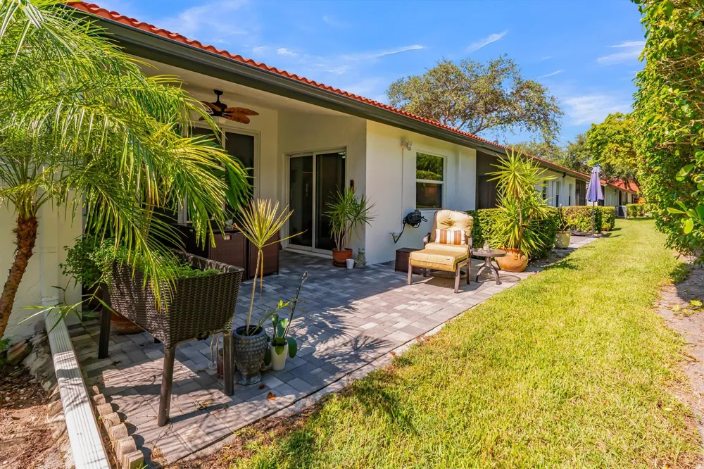 8255 Via Bella Boca Raton, FL 33496