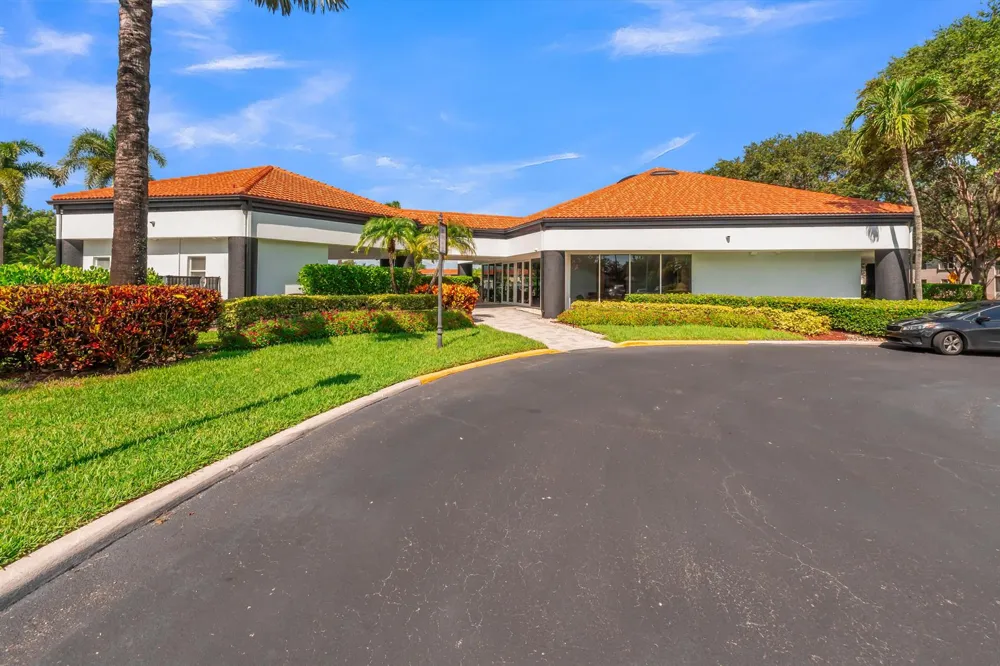8255 Via Bella Boca Raton, FL 33496