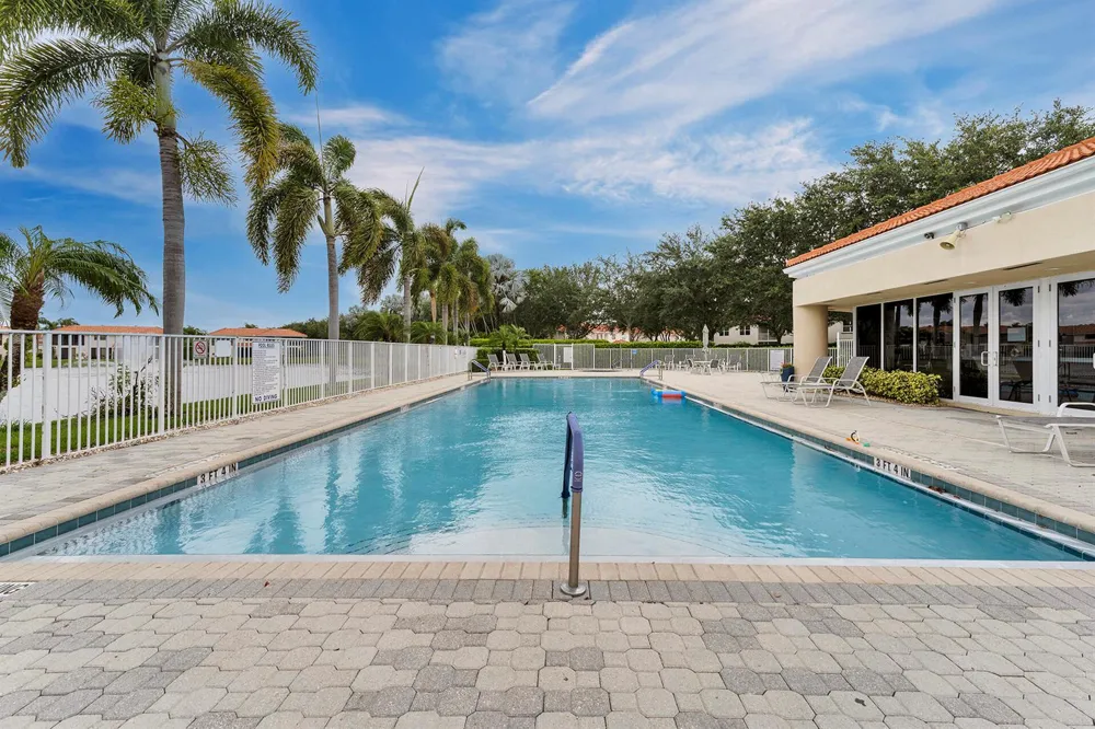 8255 Via Bella Boca Raton, FL 33496